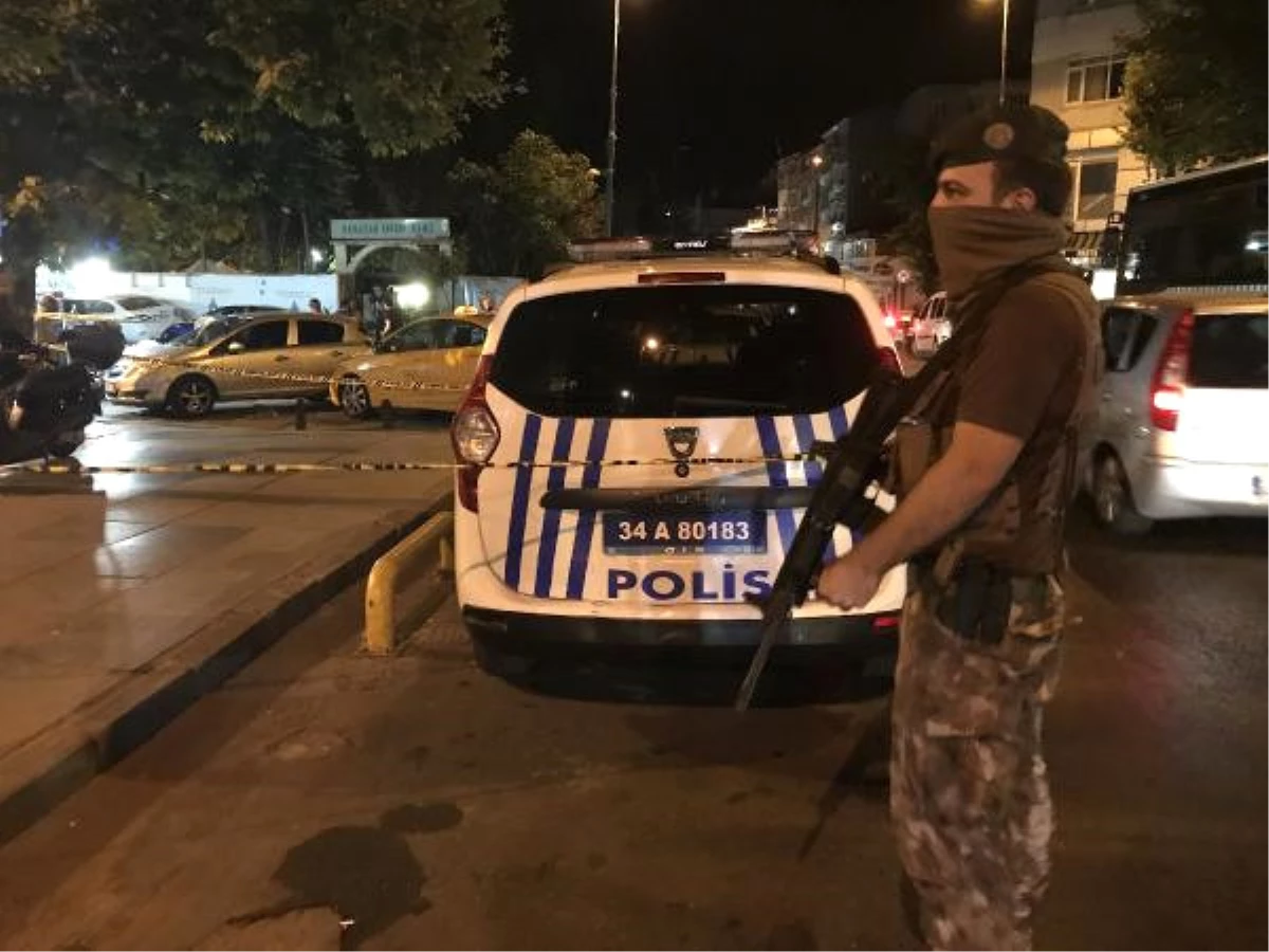 Fatih\'te Polis, Tartışığı Kişiler Tarafından Silahla Yaralandı