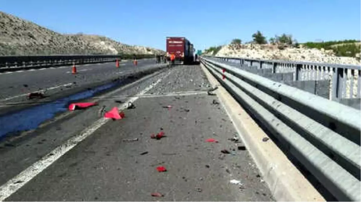 Gaziantep\'te İki Tır Çarpıştı: 1 Ölü