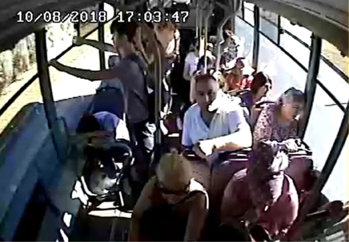 Halk Otobüsü Şoförü, Bayılan Kadın Yolcuyu Hastaneye Götürdü
