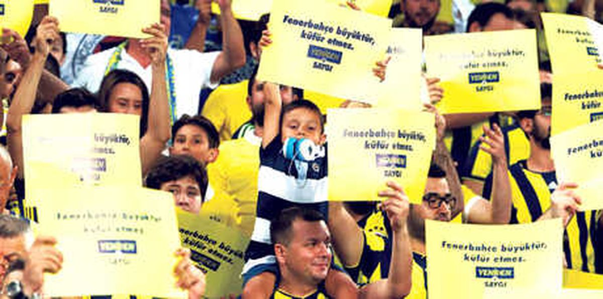 Kadıköy\'de Saygı Mesajı