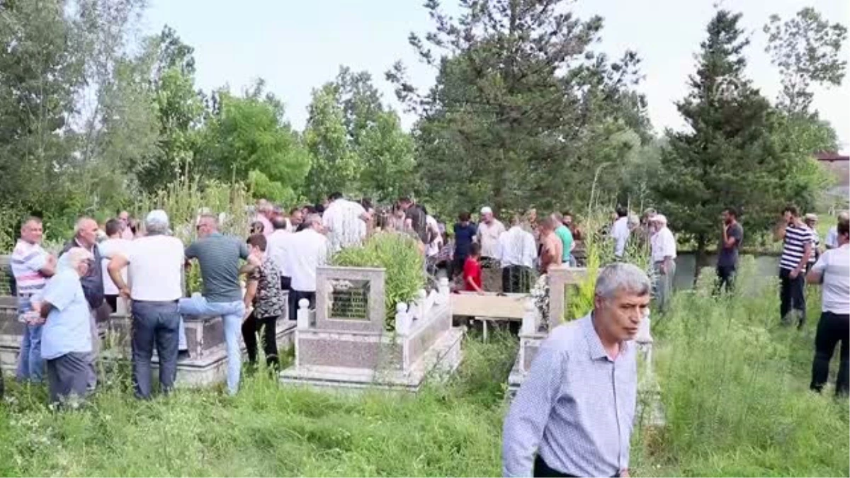 Kavaklı Sahili Açıklarındaki Teknenin Batması - Cemal Keskin\'in Cenazesi Toprağa Verildi