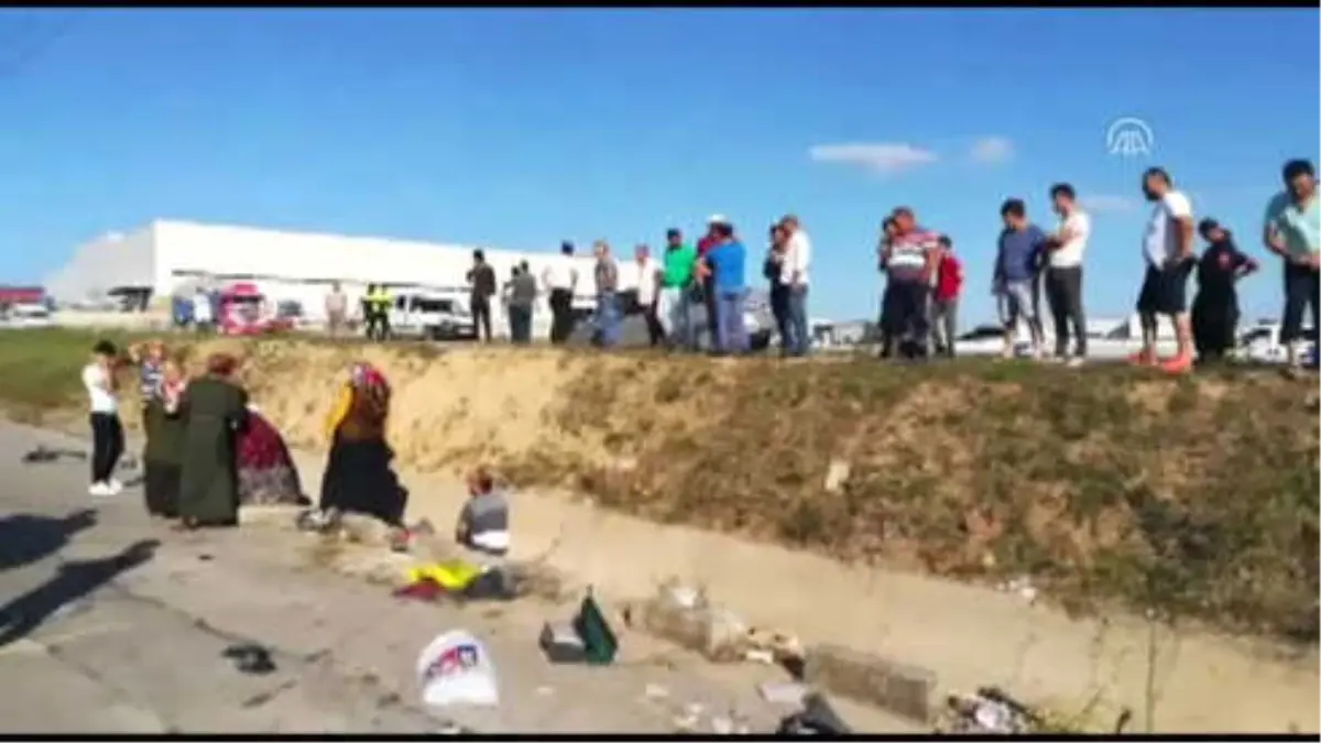 Piknikten Dönerken Trafik Kazası Yaptılar