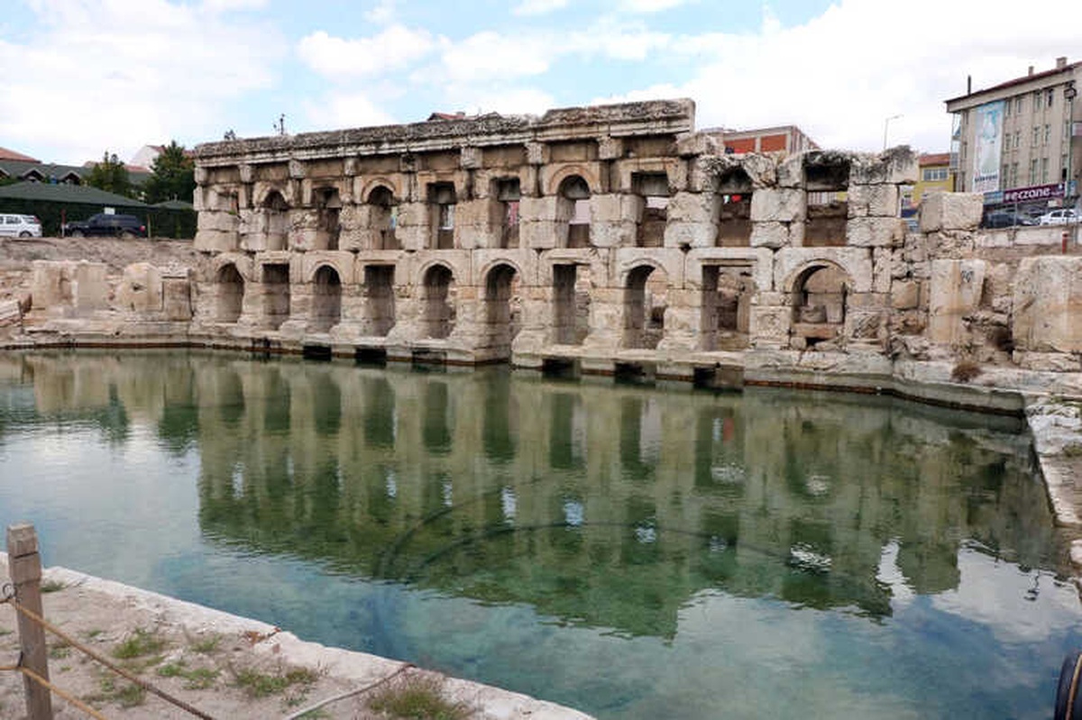 Roma Hamamında Arkeolojik Kazılar Sürüyor