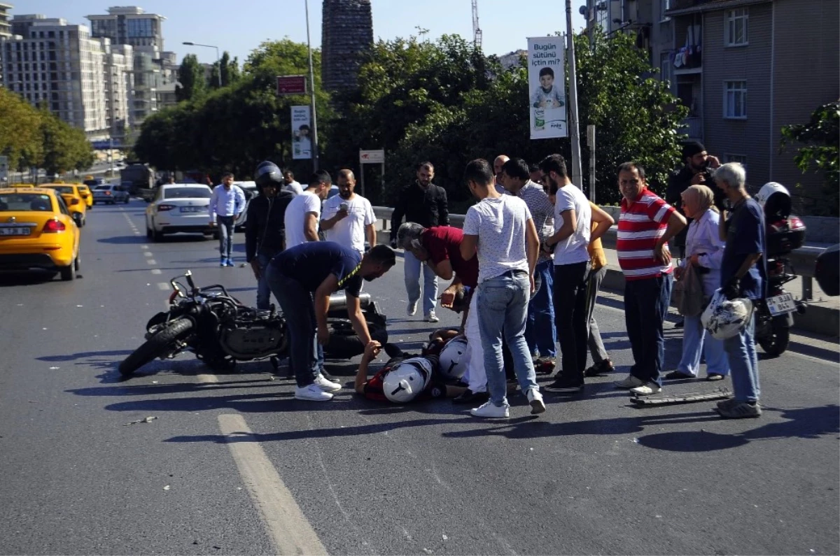 Şişli\'de Yunus Polisi Kaza Yaptı: 2 Yaralı