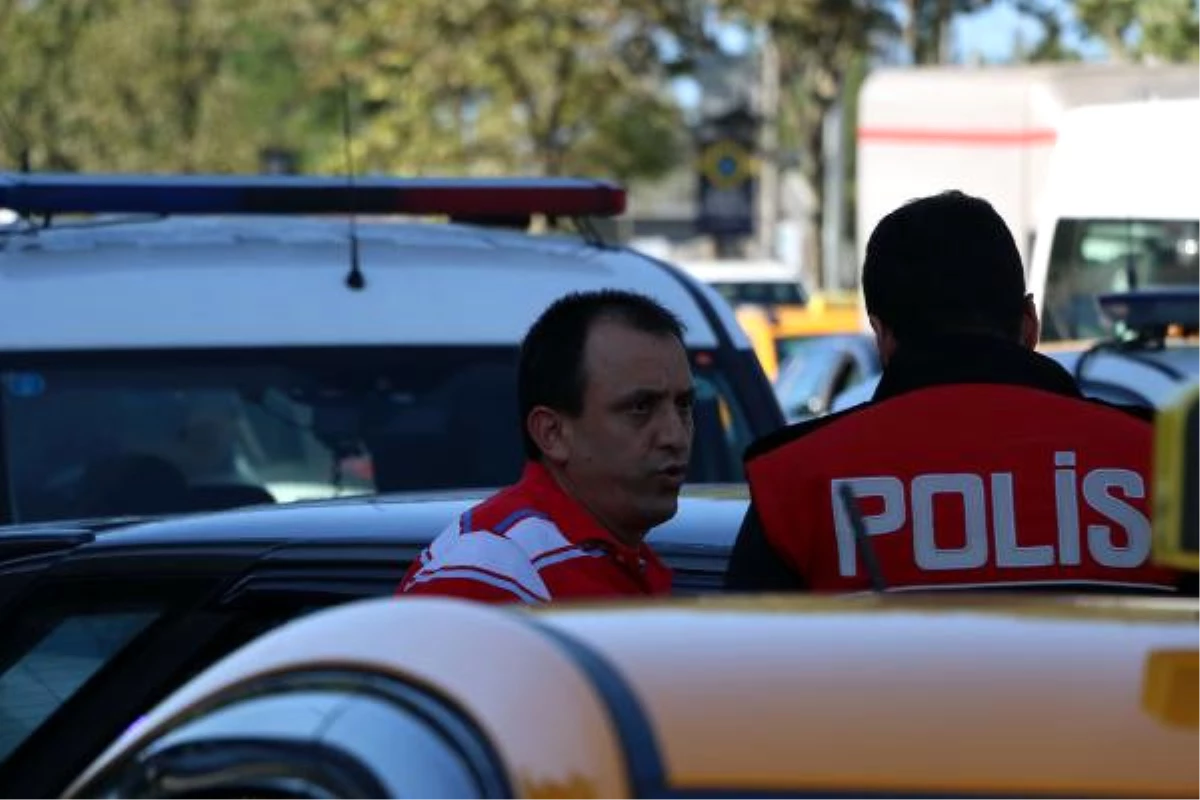 Şişli\'de Yunus Polisleri Kaza Yaptı: 2 Yaralı