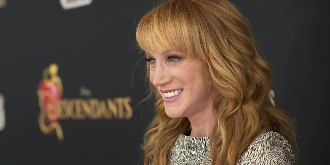 57 Yaşındaki Yıldız Oyuncu Kathy Griffin, Fiziğiyle Şapka Çıkarttı