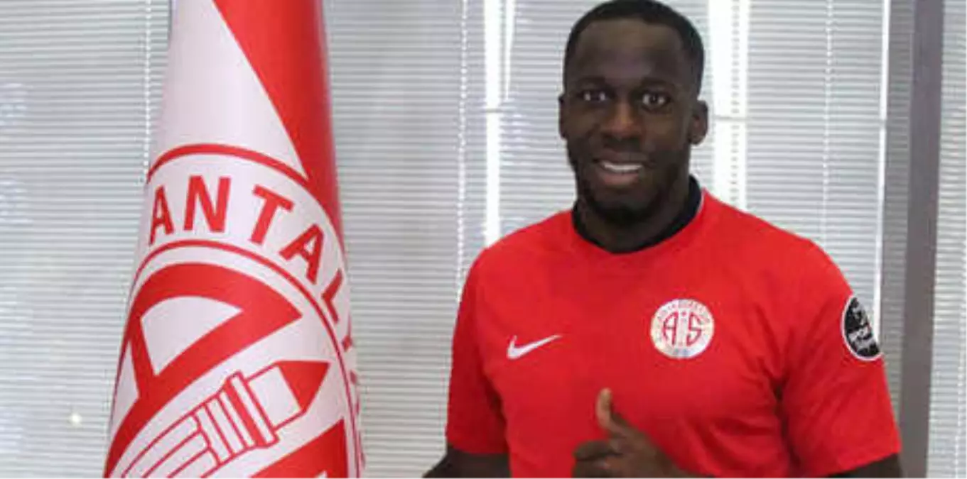 Antalyaspor\'da İki Yeni Transferde Lisans Problemi