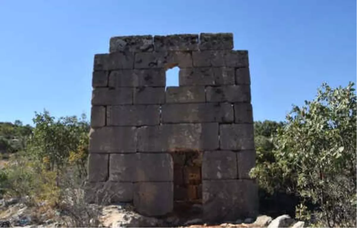 Gerger\'de 2 Bin Yıllık Askeri Gözetleme Kulesi Bulundu