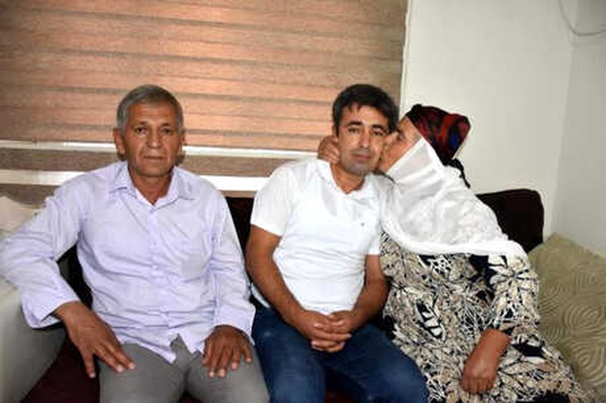 Kezban Annenin Doktor Oğlu: Kaymakam ve Kemal Astsubayın Yardımıyla Okuduk
