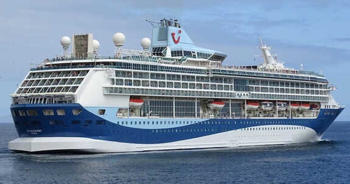 Kuşadası\'nda Gemiyle 3 Bin Turist Geldi