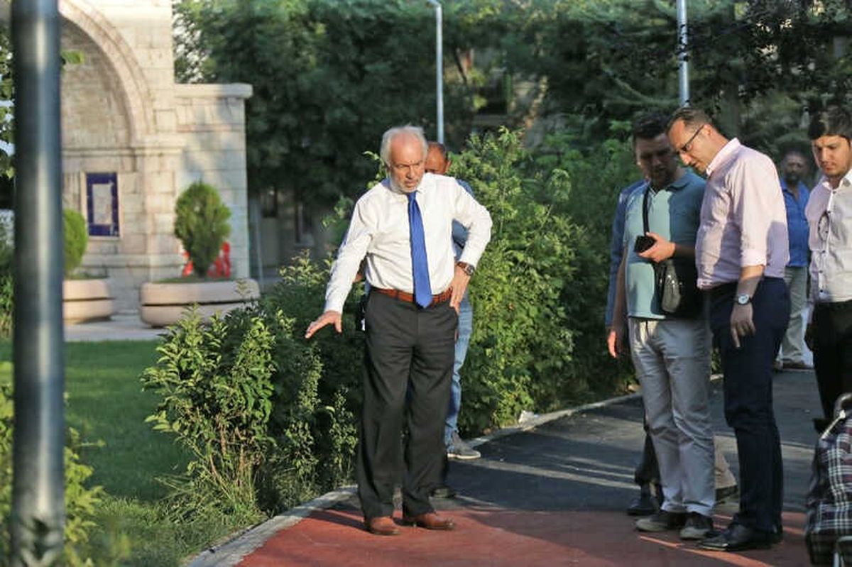 Maltepe Parkı\'na Yürüyüş Yolu