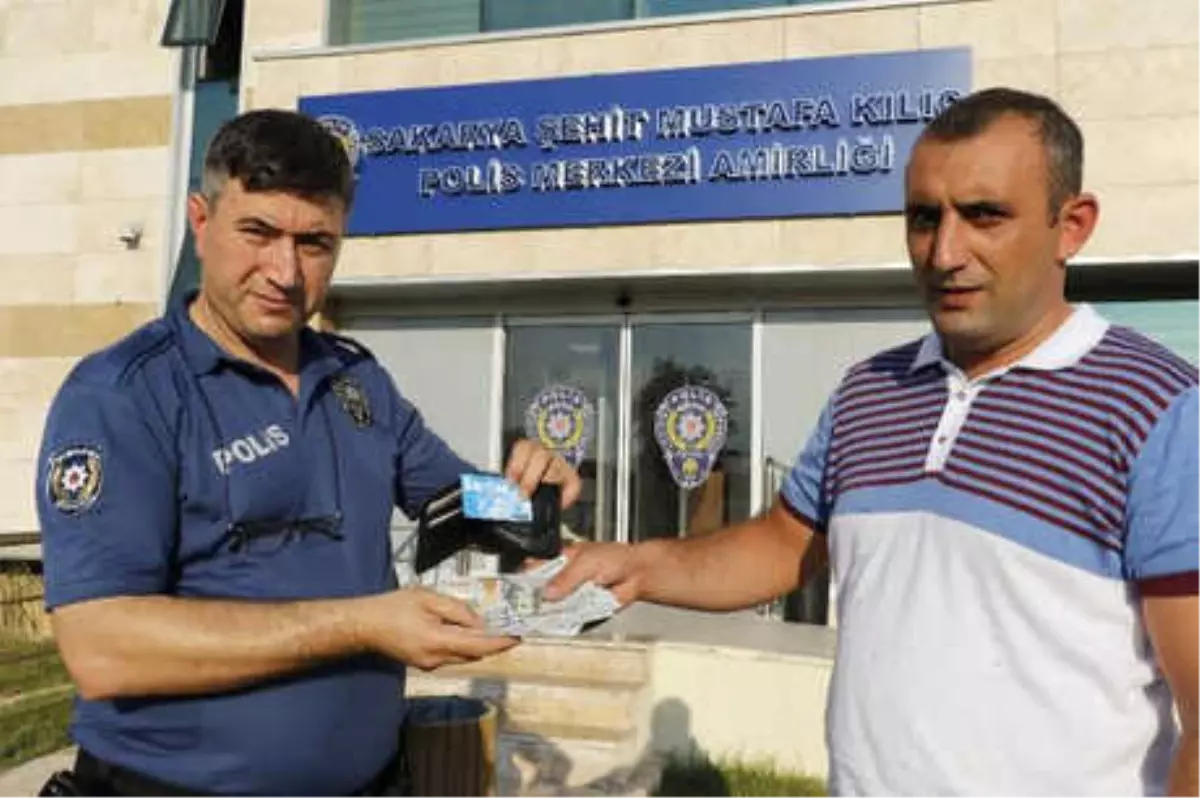 Polis, Kayıp Cüzdanın Sahibini İndirim Kartından Buldu