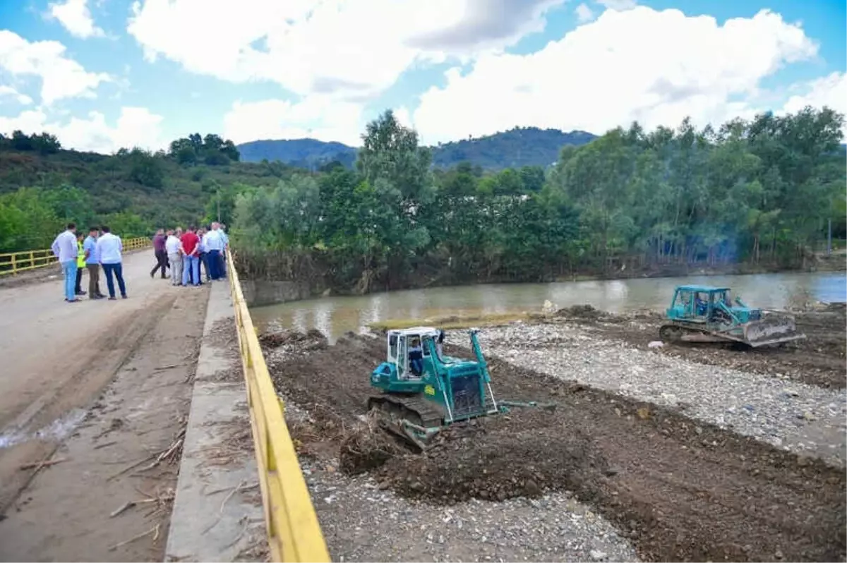 Ünye\'de Sel Afetinin Yaraları Sarılıyor