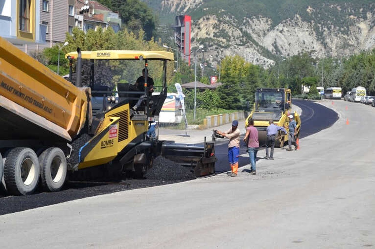 Bunaltıcı Sıcağa Rağmen Çalışmalar Aralıksız Sürüyor