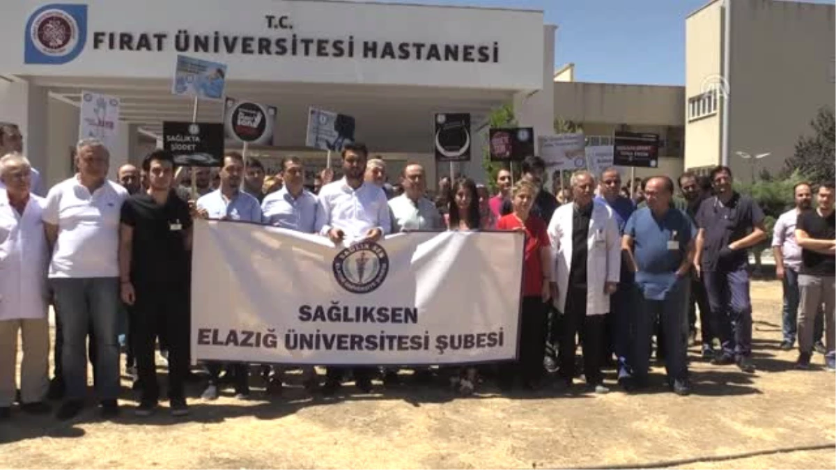 Elazığ\'da Sağlık Çalışanlarına Saldırı Protesto Edildi