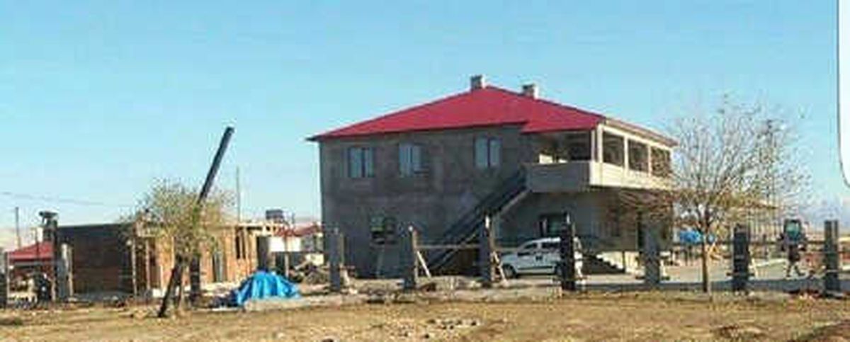 Fransa\'da Yaşayan Gurbetçi, Memleketinde Komşu Köye Kütüphane Yaptırdı