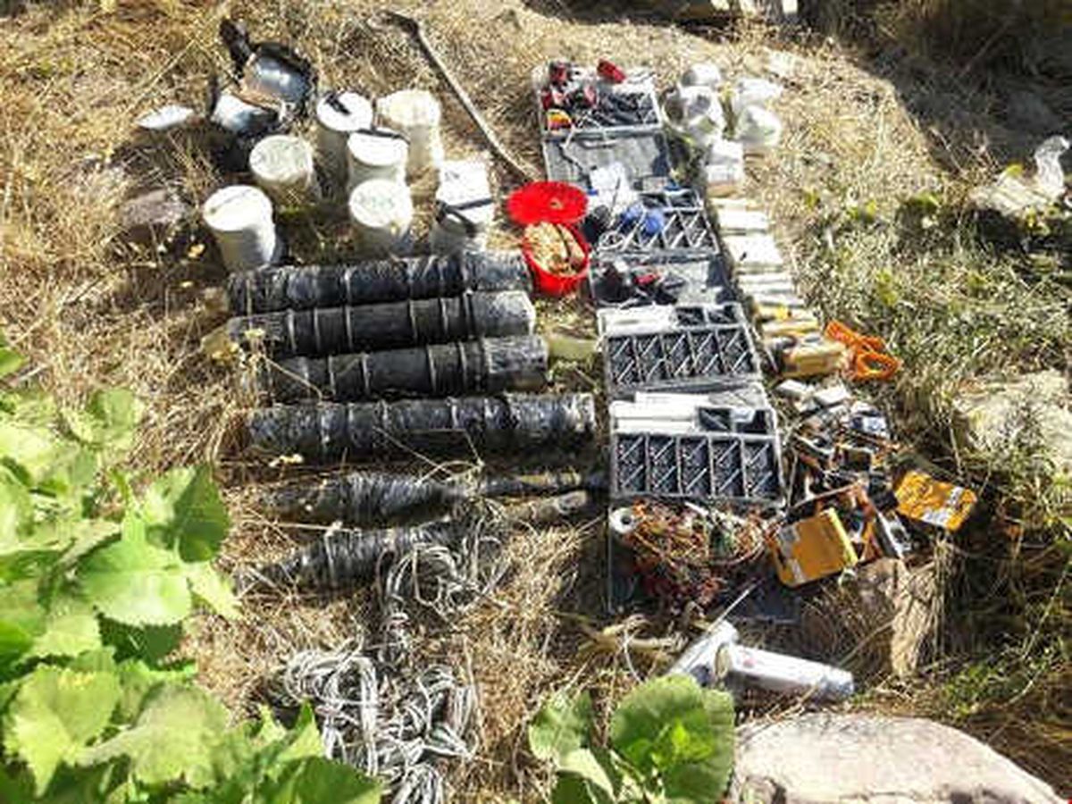 Hakkari\'de, PKK\'ya Ait Patlayıcı ve Mühimmat Ele Geçirildi