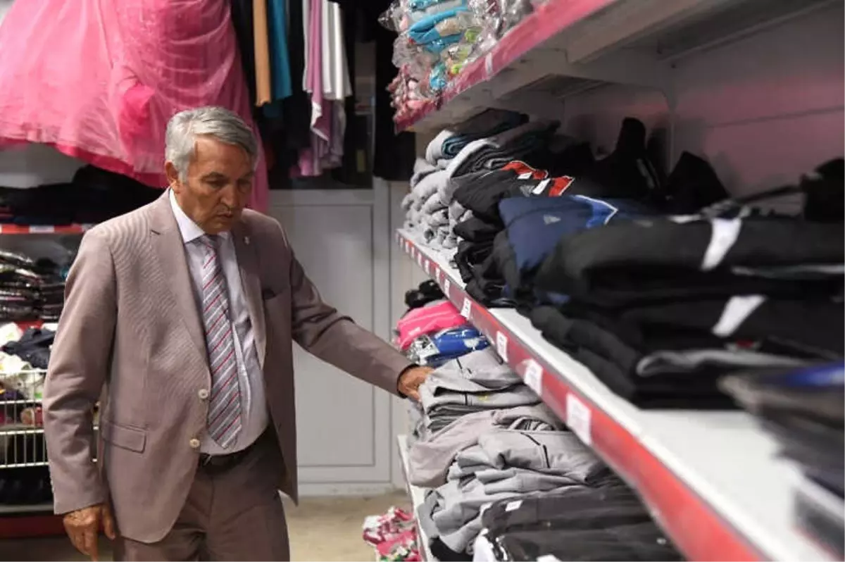 İhtiyaç Sahiplerinin Bayramlık Kıyafet ve Gıdası Isparta Belediyesi\'nden