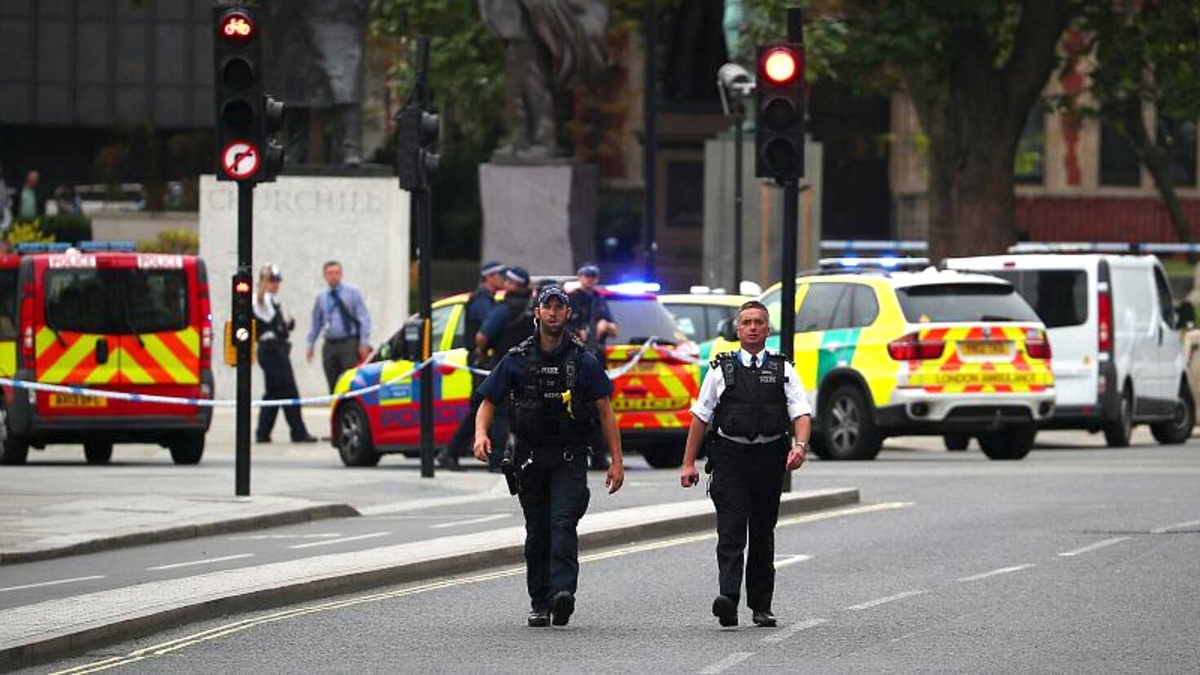 İngiltere Parlamentosu Önündeki Kaza Sonrası Londra Alarmda