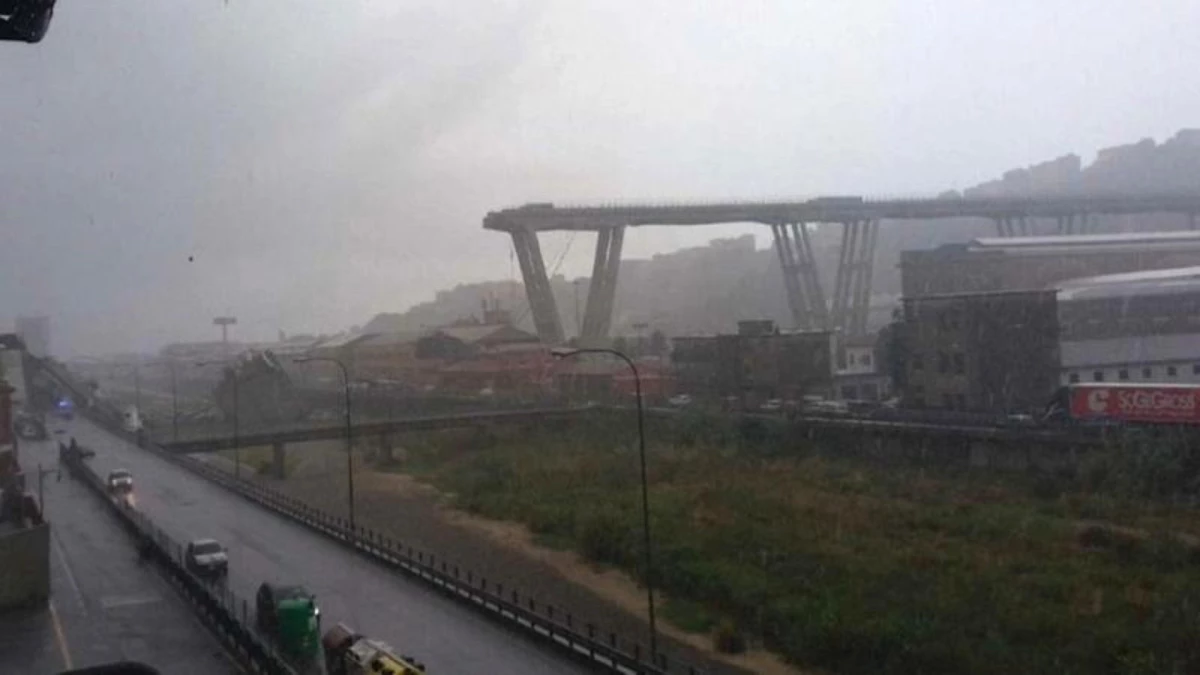 İtalya\'da Köprü Çöktü, En Az 22 Kişi Hayatını Kaybetti