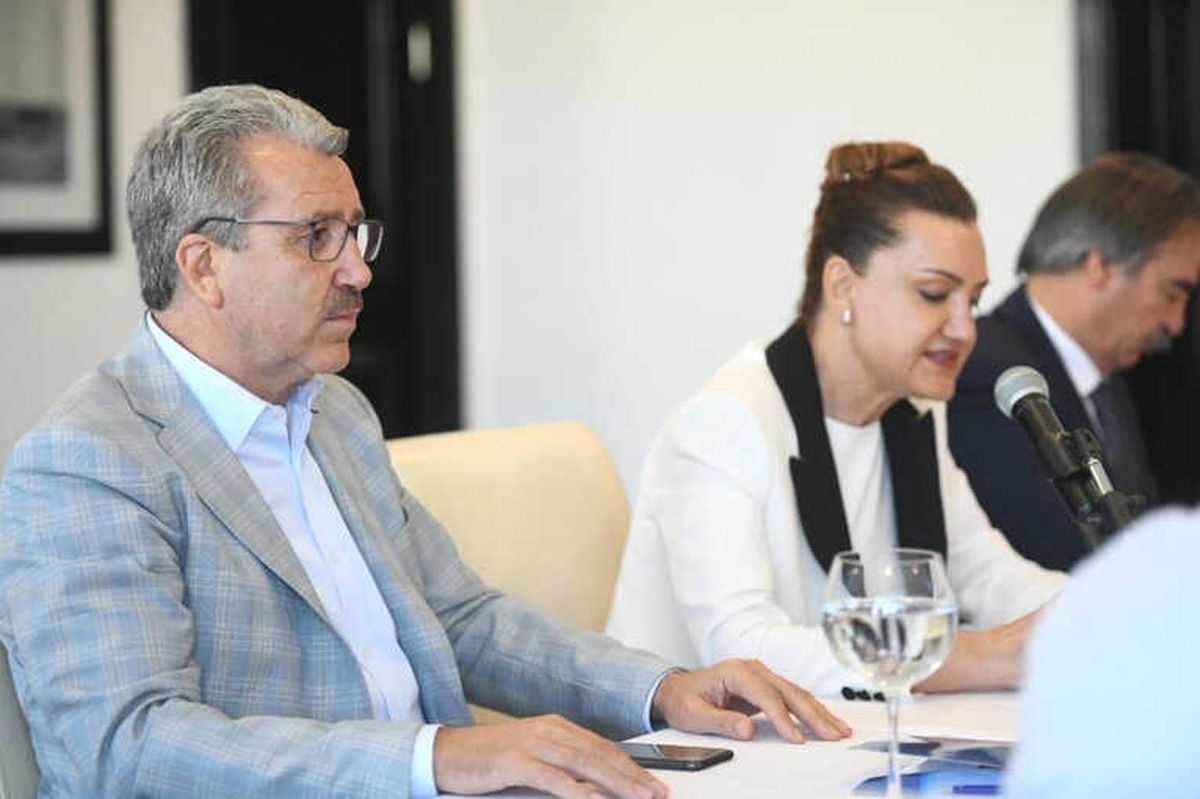 İzmir\'deki Üniversite ve Stk\'lardan Ekonomi İçin Ortak Çalışma