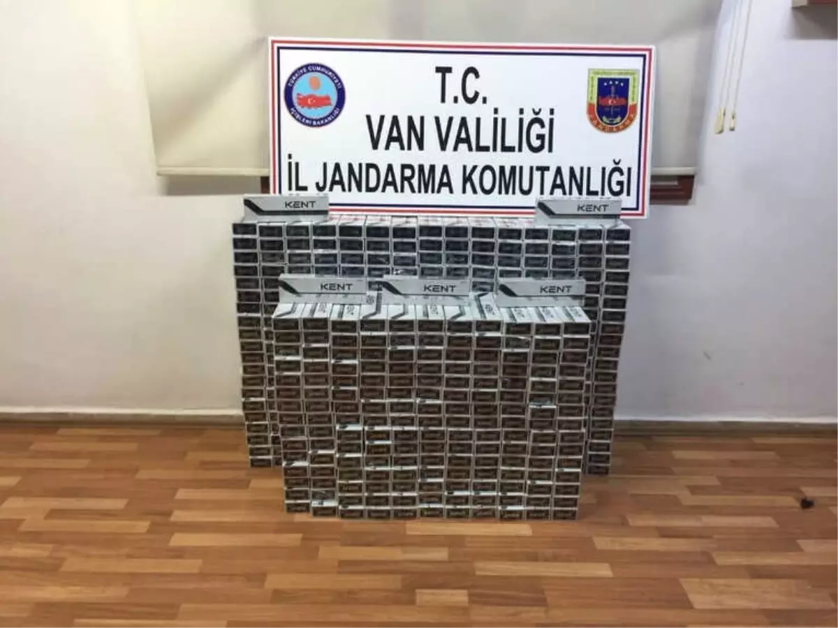 Jandarma 4 Bin 700 Paket Kaçak Sigara Ele Geçirdi