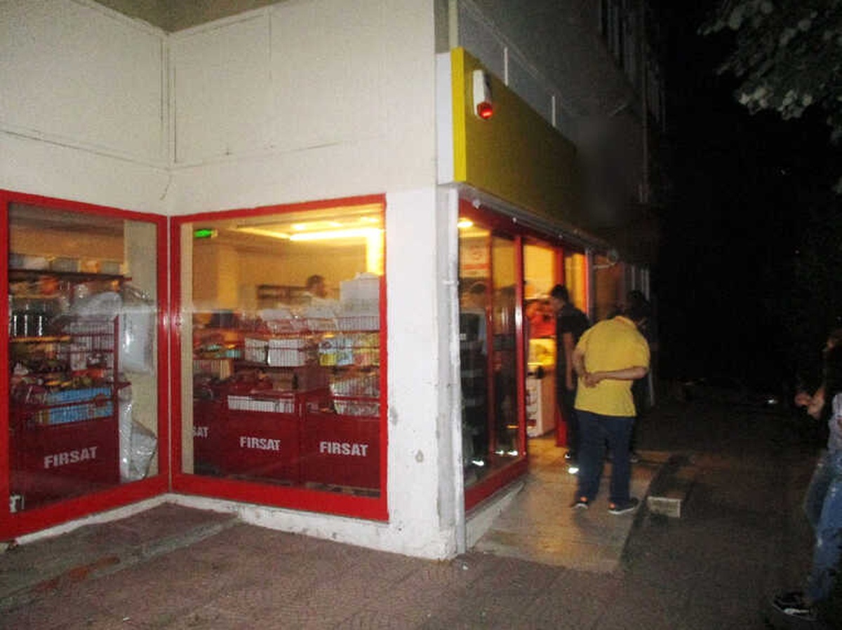 Maltepe\'de Silahlı Maskeli Market Soygunu