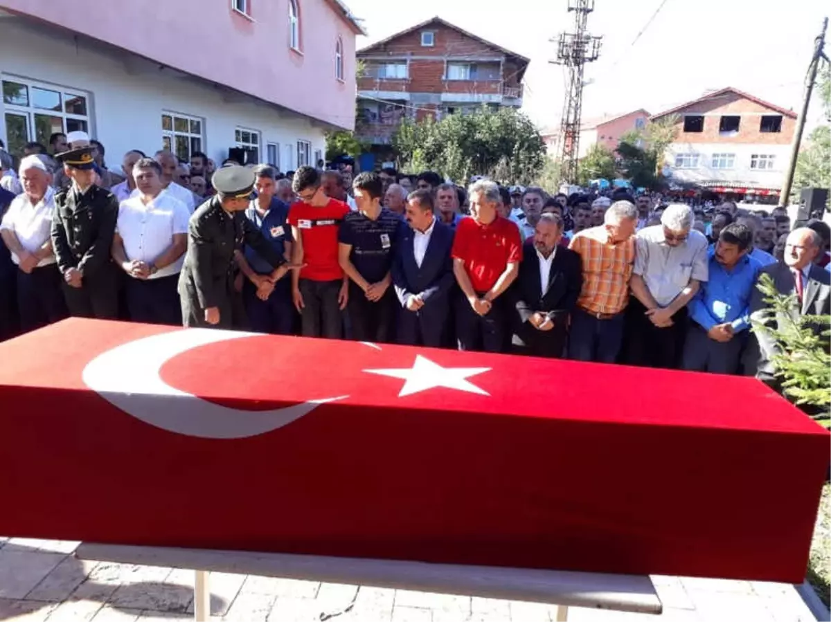 Rahatsızlanarak Hayatını Kaybeden Asker Son Yolculuğuna Uğurlandı