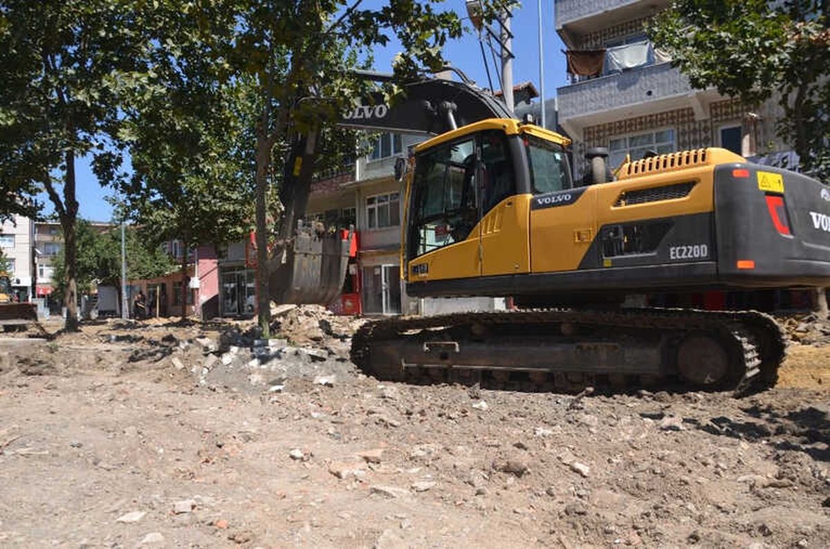 Sağlık Mahallesi\'ndeki Yol Çalışmaları