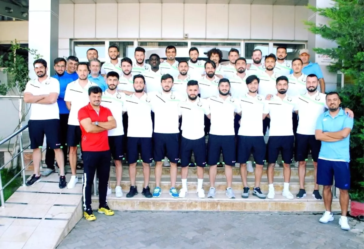 Salihli Belediyespor, Karşıyaka\'yı 2 Golle Geçti