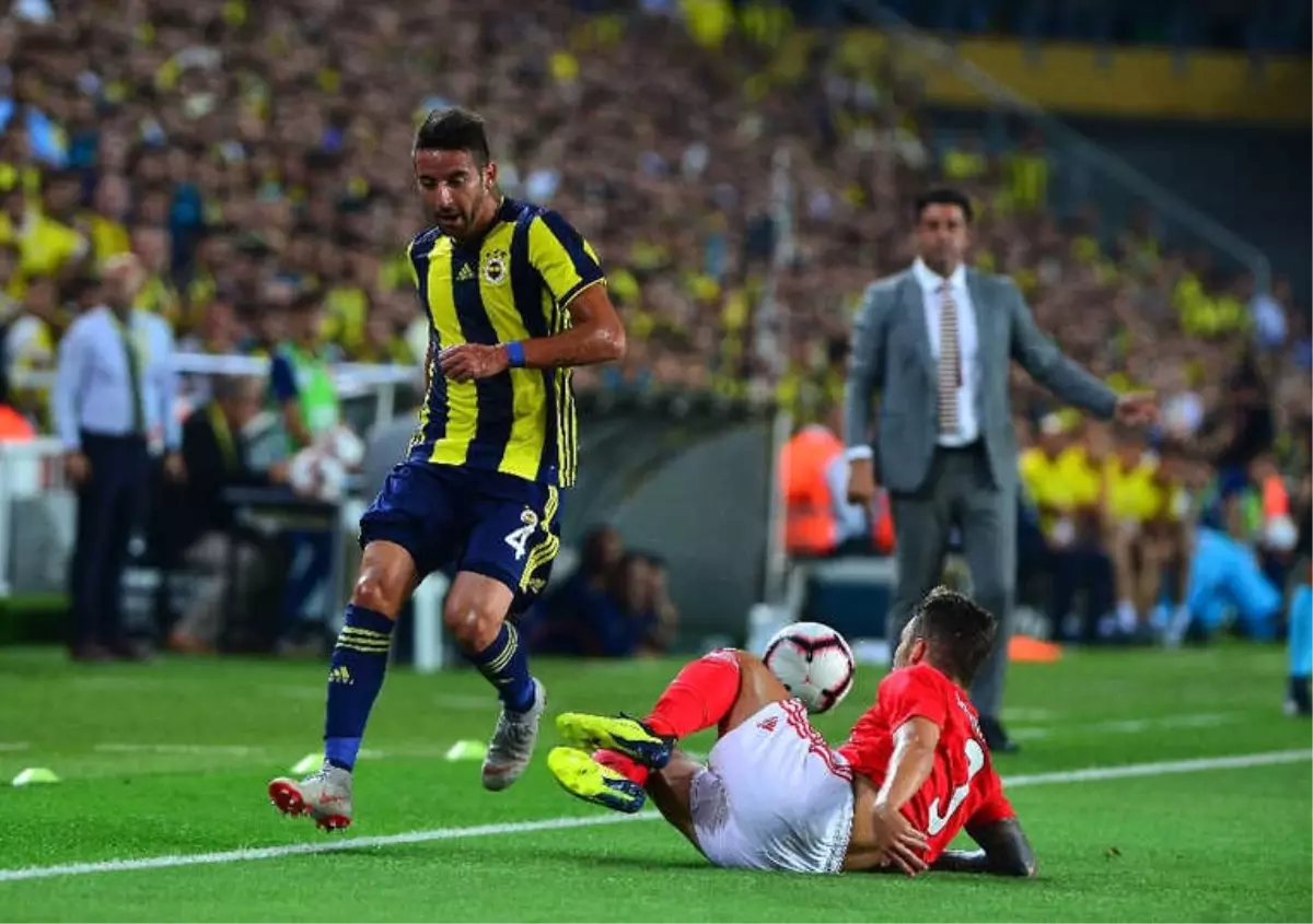 UEFA Şampiyonlar Ligi 3. Ön Eleme: Fenerbahçe: 1 - Benfica: 1 (İlk Yarı)