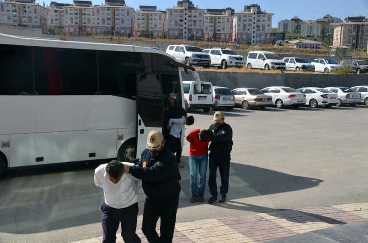 Van\'da Terör Operasyonu: 15 Gözaltı