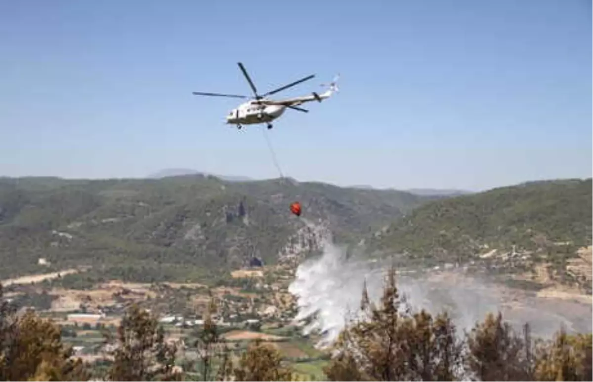 Alanya\'da Orman Yangını Büyümeden Söndürüldü