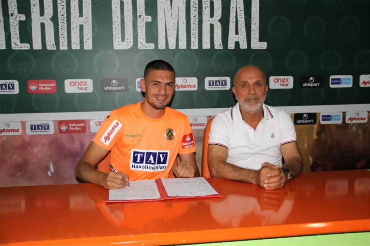 Alanyaspor, Merih Demiral\'ı Kiraladı