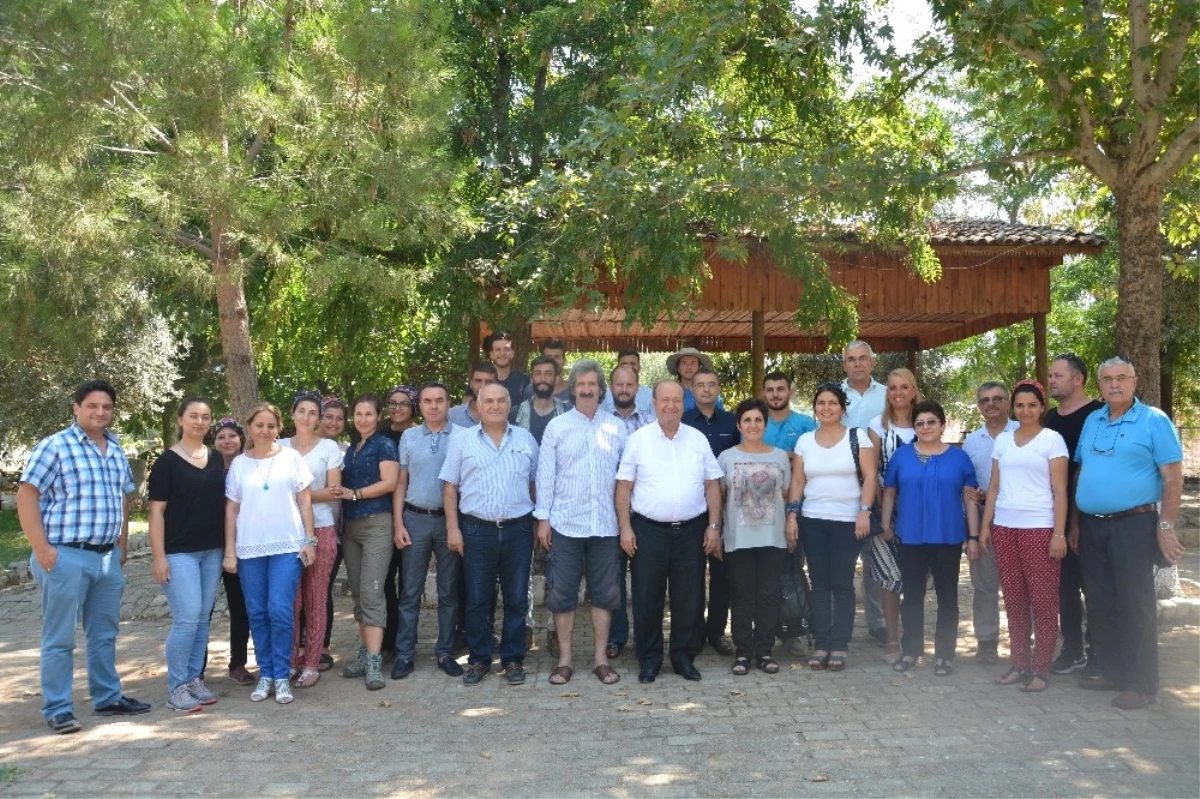 Başkna Özakcan, Tarih Kokan Kahvaltıya Katıldı