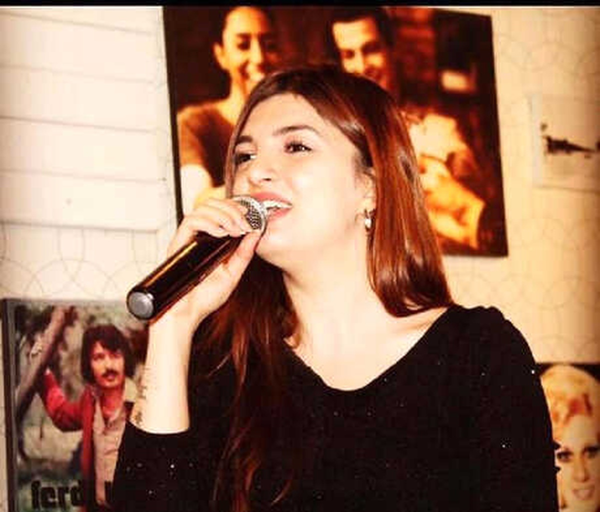 Bilecikli Sanatçı Hilal Coşgun, Kazada Yaralandı