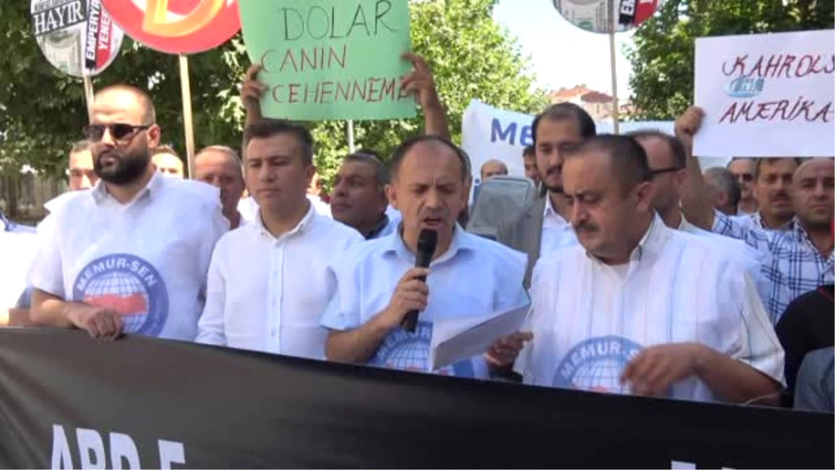 Bolu\'da, Dolar Fotokopisini Önce Ayaklar Altına Aldılar Sonra Yaktılar