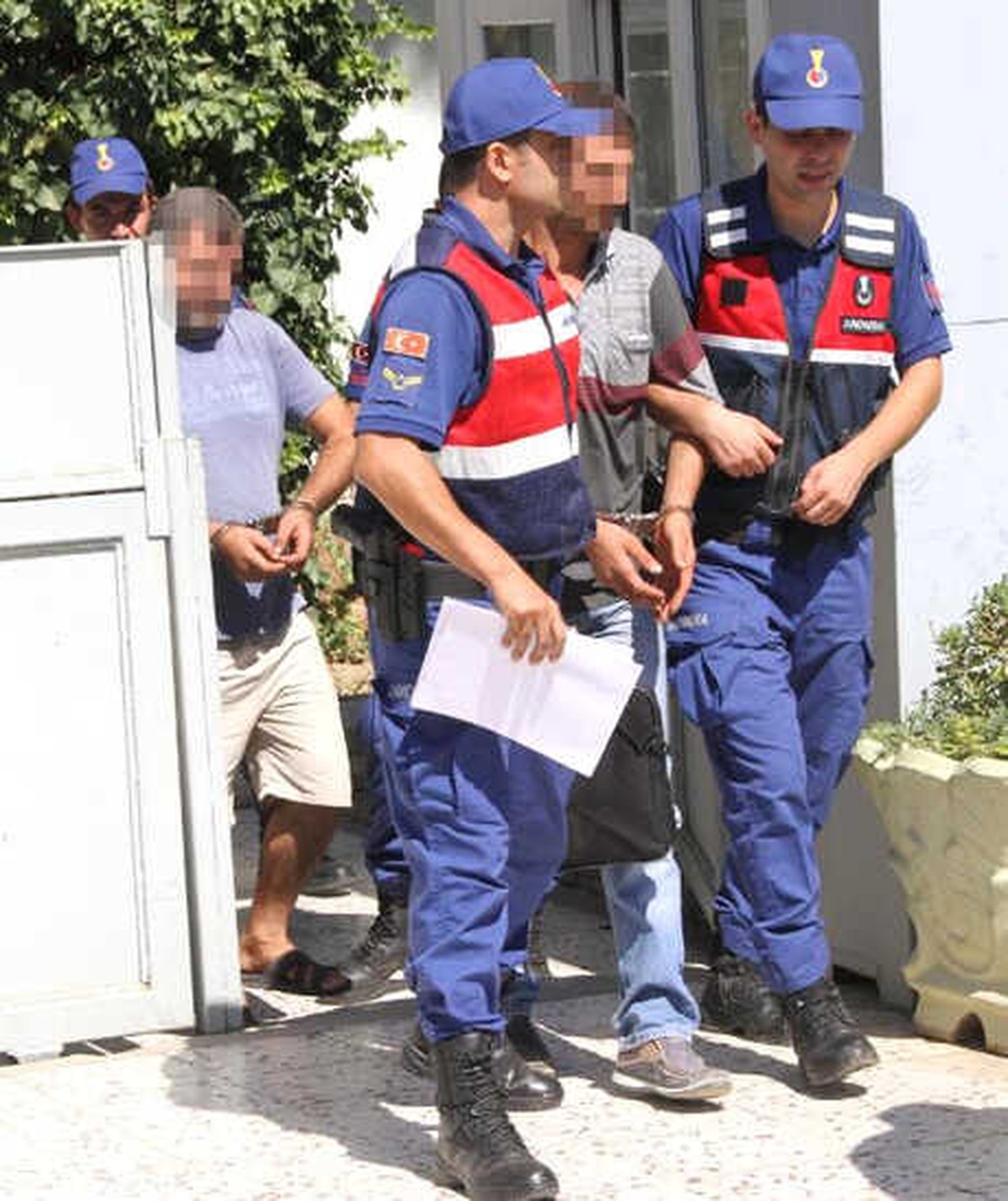 Duvarı Delip Fabrikaya Giren 2 Kişi Yakalandı
