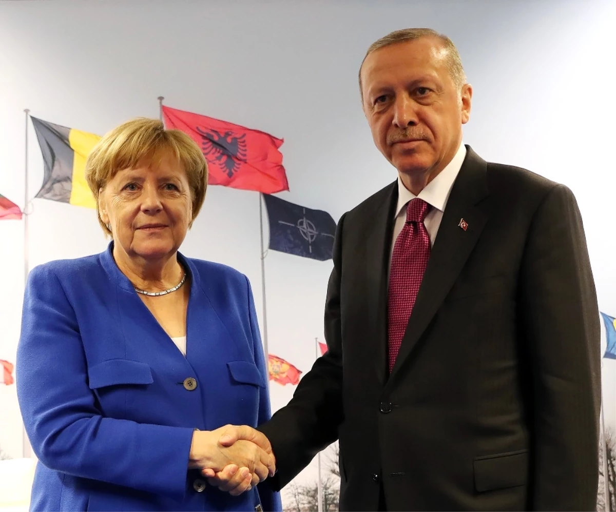 Erdoğan, Merkel ile Telefonda Görüştü