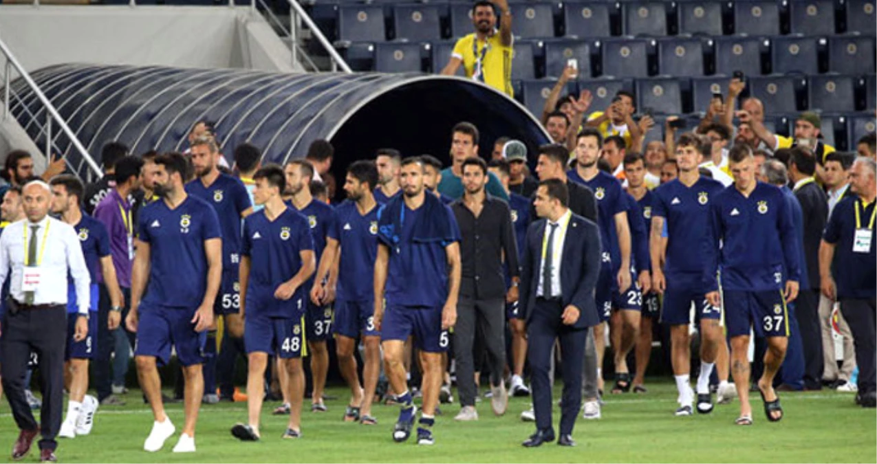 Fenerbahçeli Ozan ve Salih, Benfica Maçında Stada Bile Gelmedi