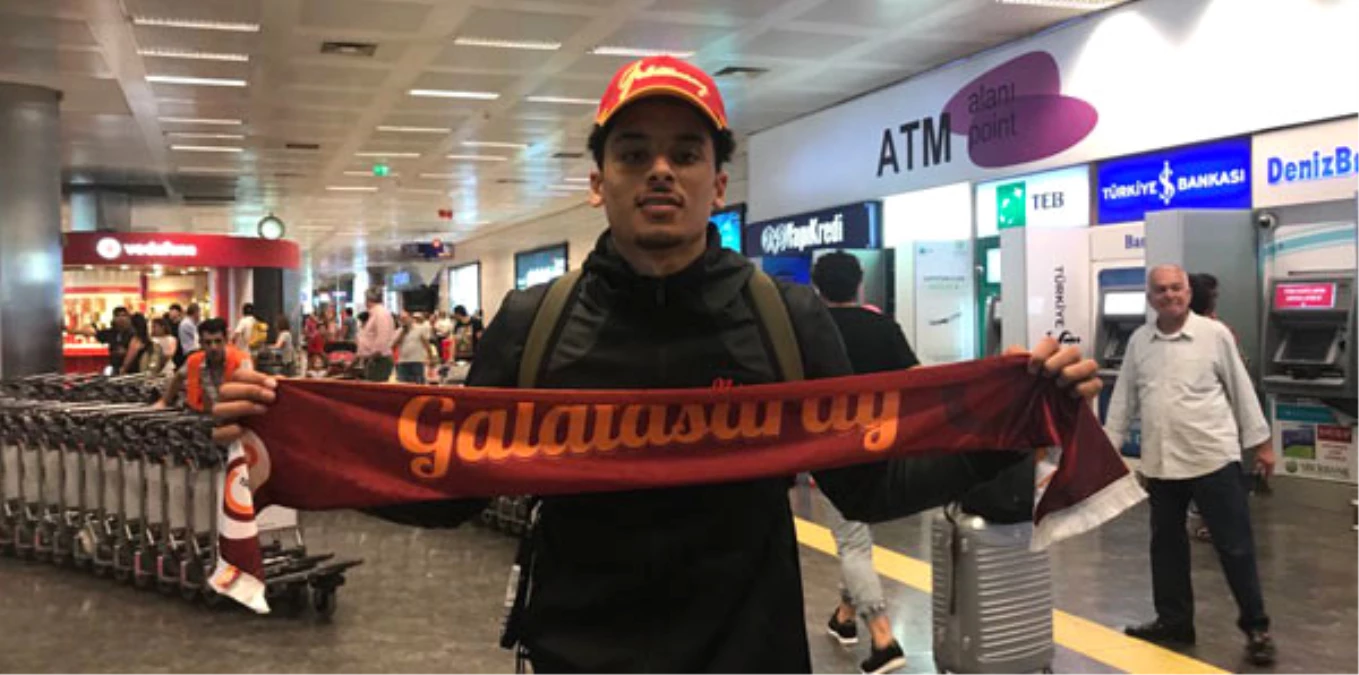 Galatasaray\'ın Yeni Transferi Webster Geldi!