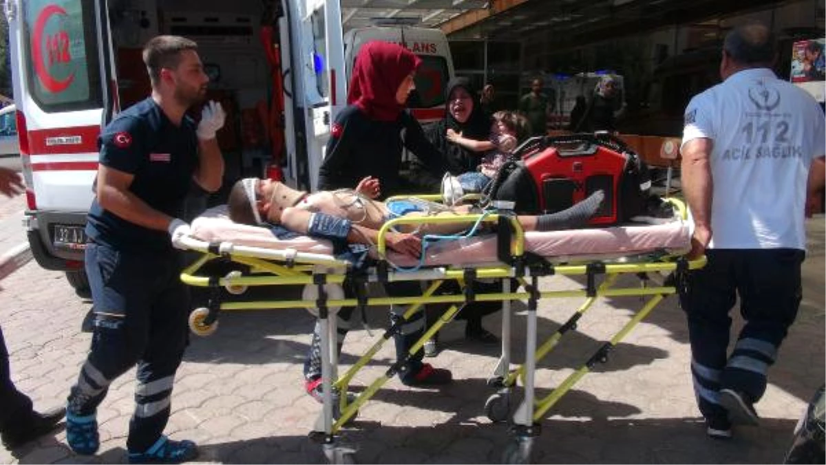 Kilis\'te Kamyonet Devrildi: 7 Suriyeli Yaralı