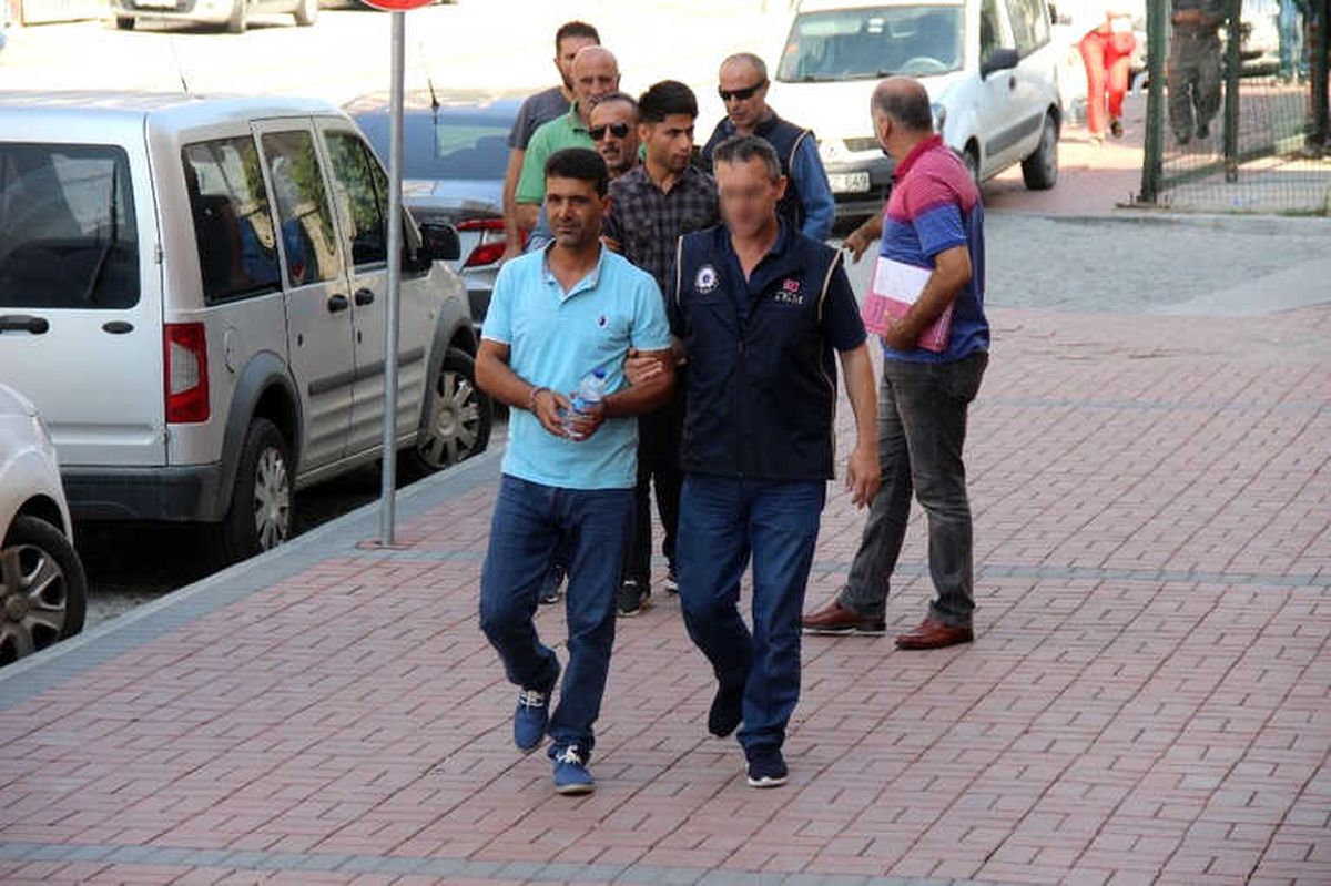 Kocaeli\'de Terör Operasyonu: 3 Gözaltı