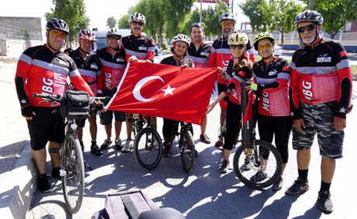 Mersinli Kadın Bisikletçi, Türk Bayrağını Karaman\'a Taşıyacak