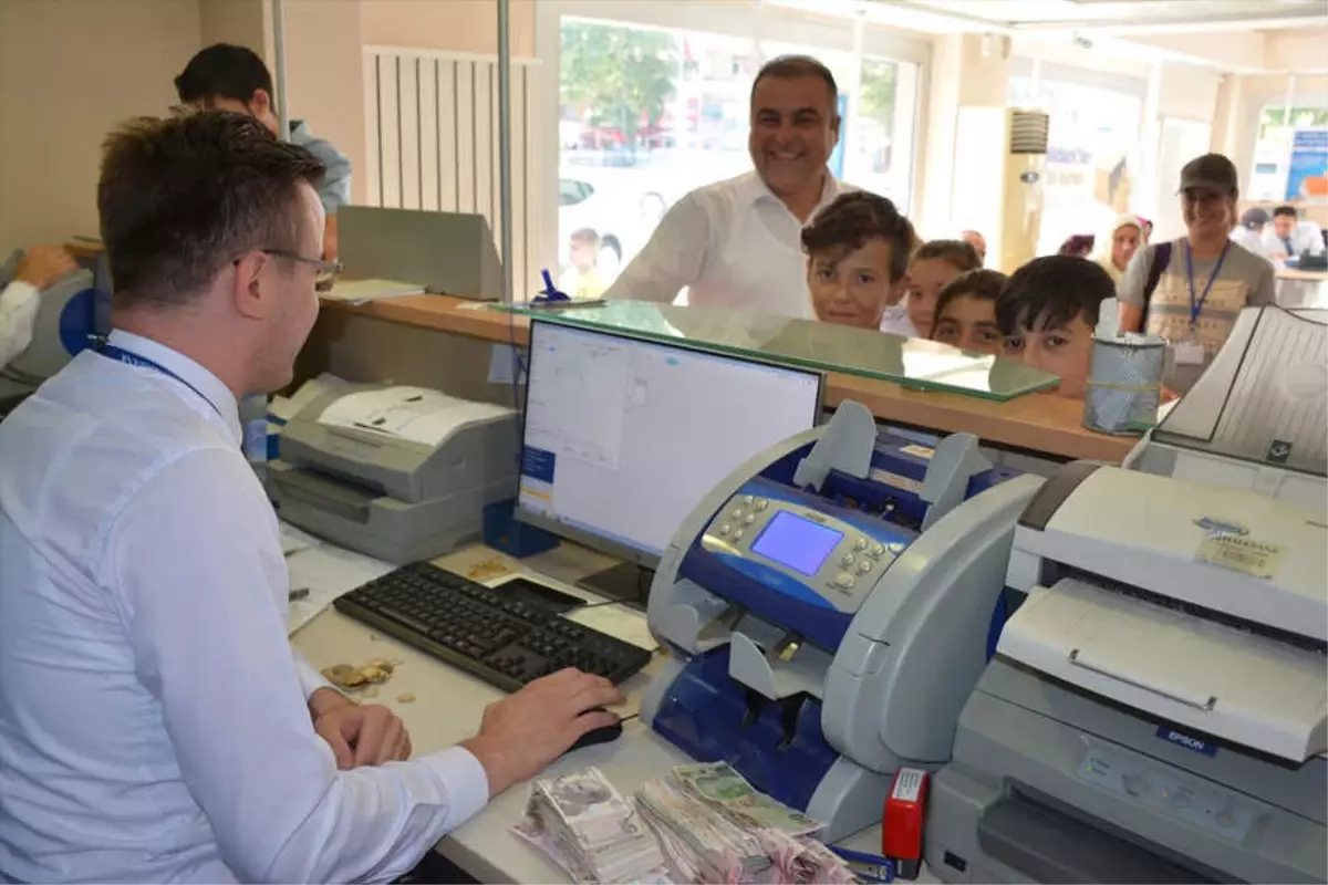 Öğrencilerden Mehmetçik Vakfına Bağış