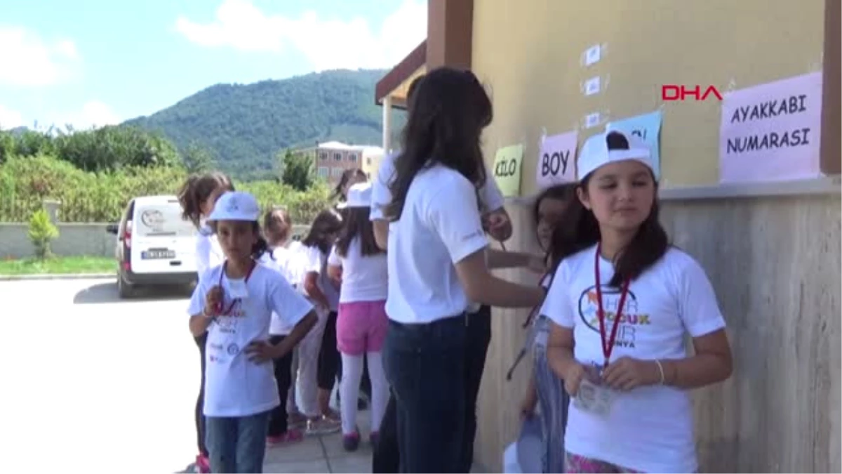 Ordu Mevsimlik Fındık İşçileri Bahçede, Çocukları Yaz Okulunda Hd 2