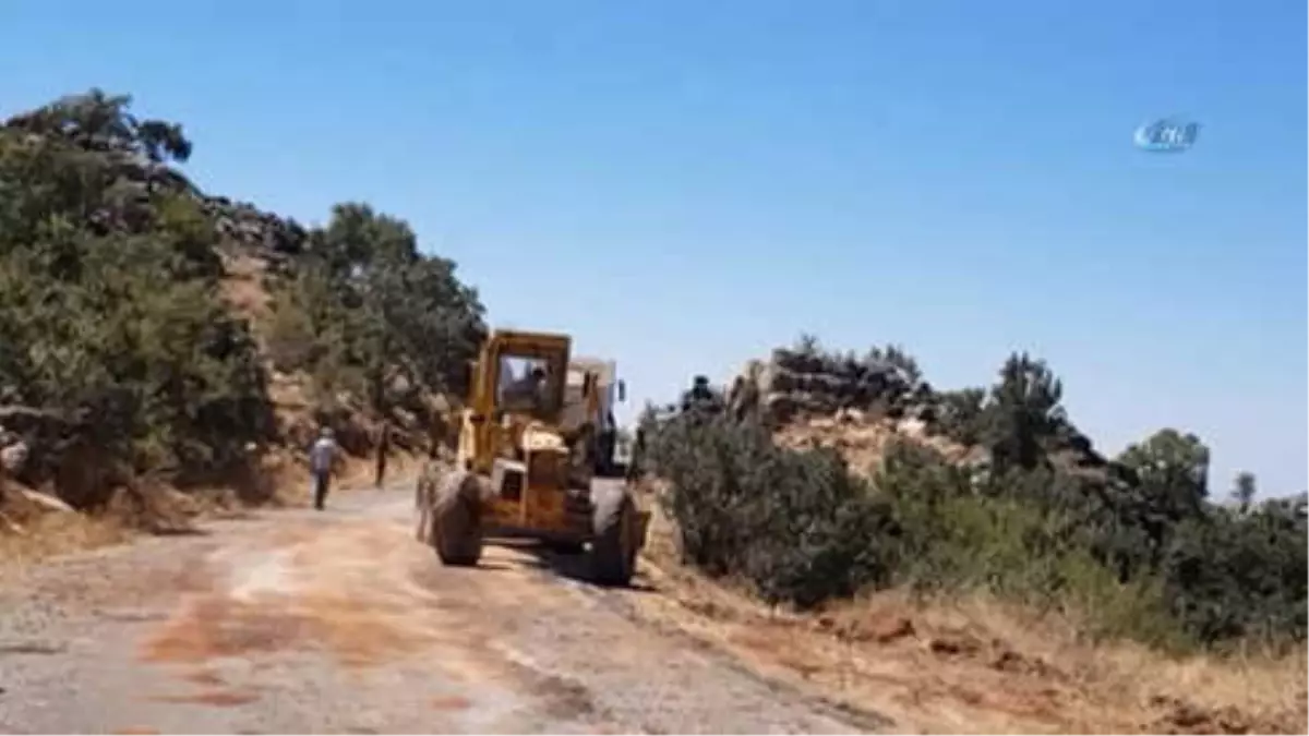 PKK\'lıların Yaktığı Araçlar Gündüz Böyle Görüntülendi