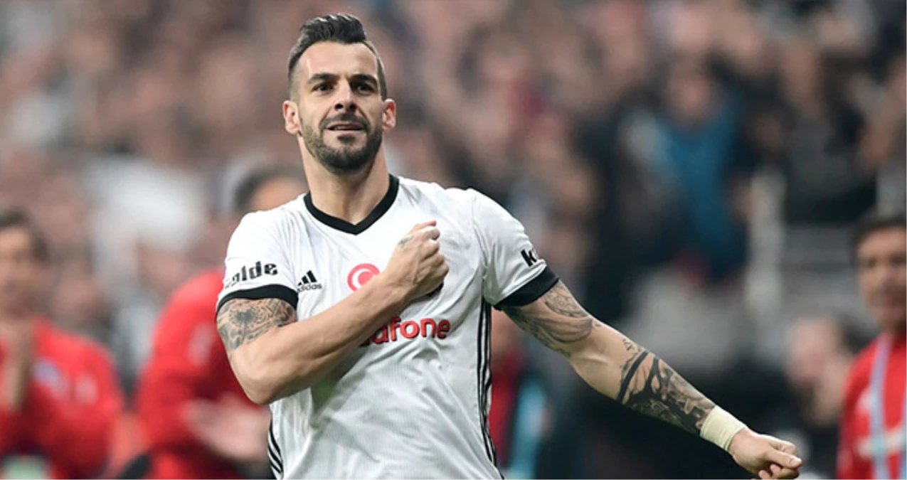 Beşiktaş Teknik Direktörü Şenol Güneş, Negredo\'ya "Hazır Ol" Talimatı Verdi