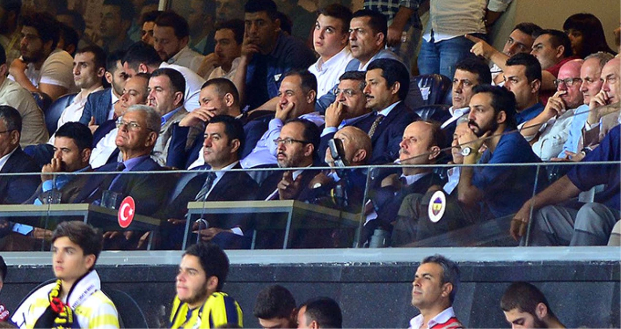 Spor Bakanı Mehmet Kasapoğlu, Fenerbahçe-Benfica Maçını Yorumladı