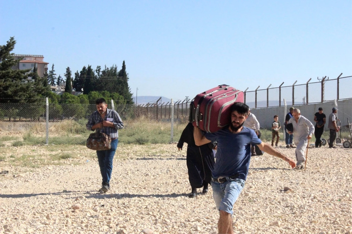 Suriyeliler Ülkelerine Gitmek İçin \'Depar\' Attı
